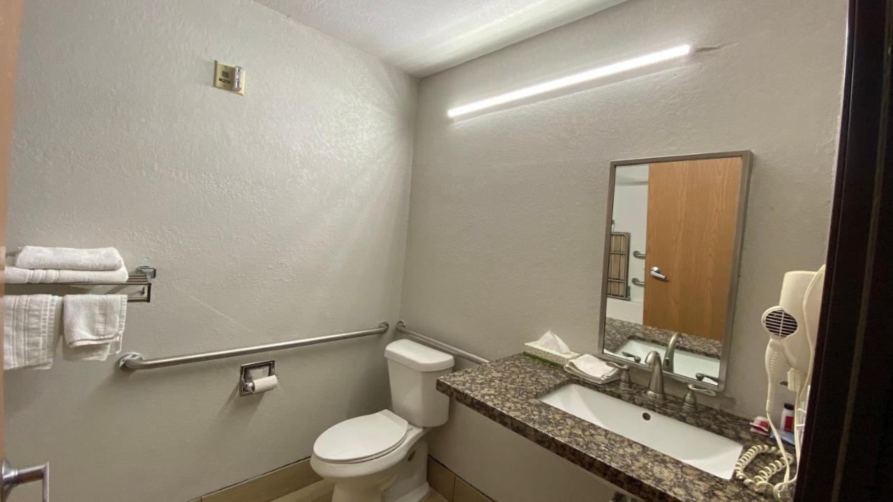 Microtel Inn & Suites By Wyndham Ardmore Bagian luar foto