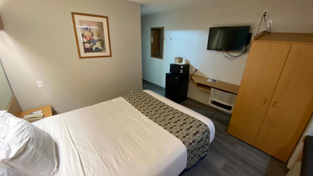 Microtel Inn & Suites By Wyndham Ardmore Bagian luar foto