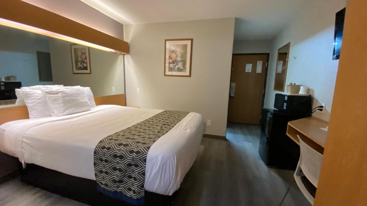Microtel Inn & Suites By Wyndham Ardmore Bagian luar foto