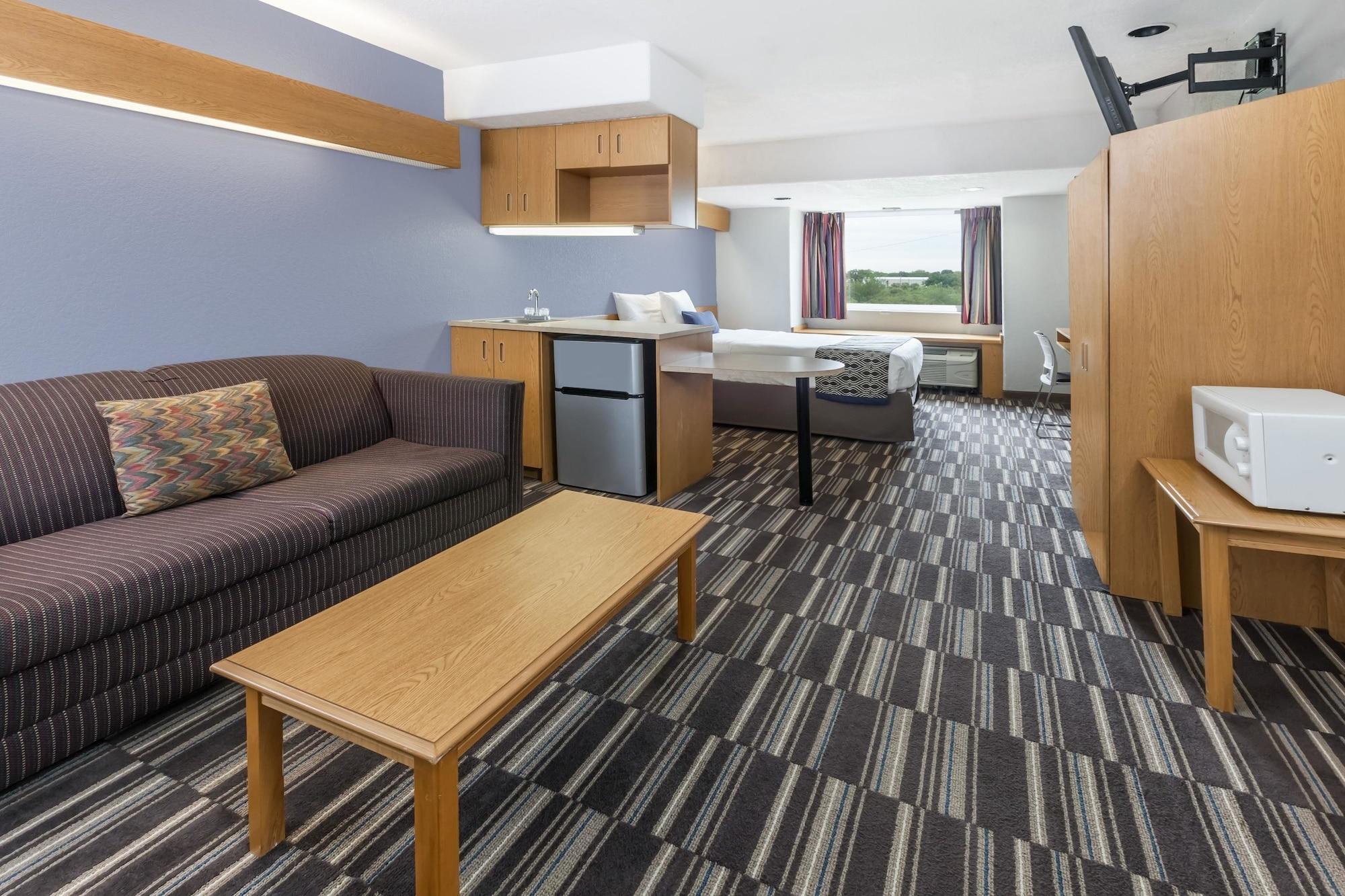 Microtel Inn & Suites By Wyndham Ardmore Bagian luar foto