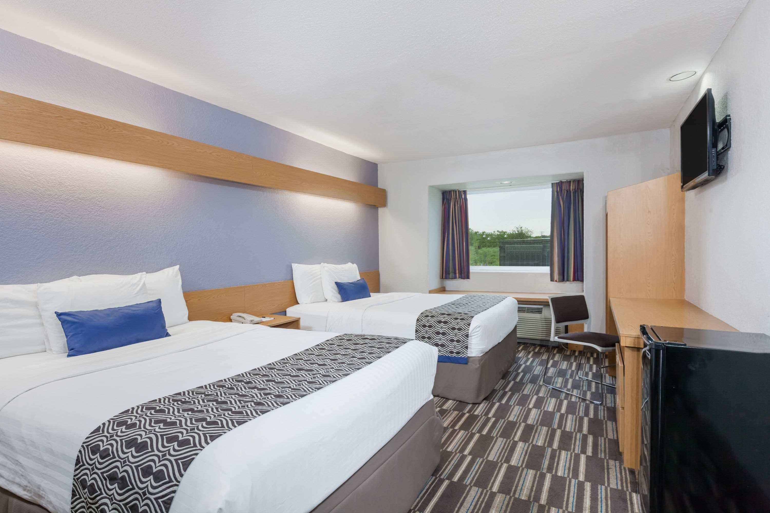 Microtel Inn & Suites By Wyndham Ardmore Bagian luar foto