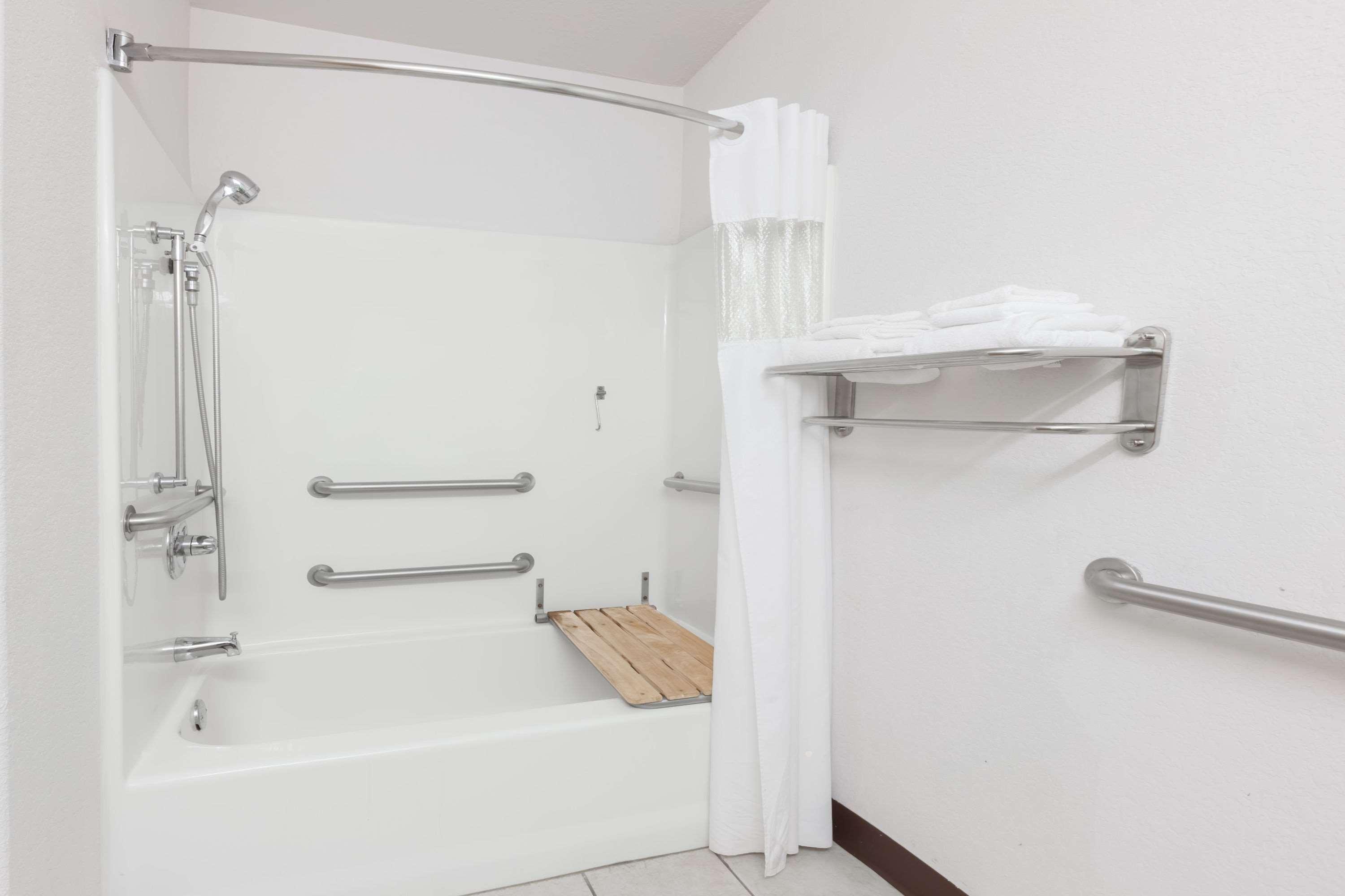 Microtel Inn & Suites By Wyndham Ardmore Bagian luar foto